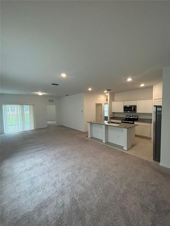 В аренду: $1,895 (3 спален, 2 ванн, 1556 Квадратных фут)