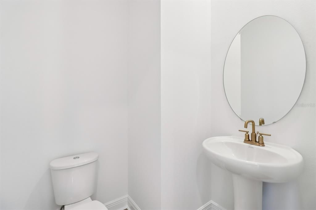 合同活跃: $629,990 (4 贝兹, 2 浴室, 2542 平方英尺)