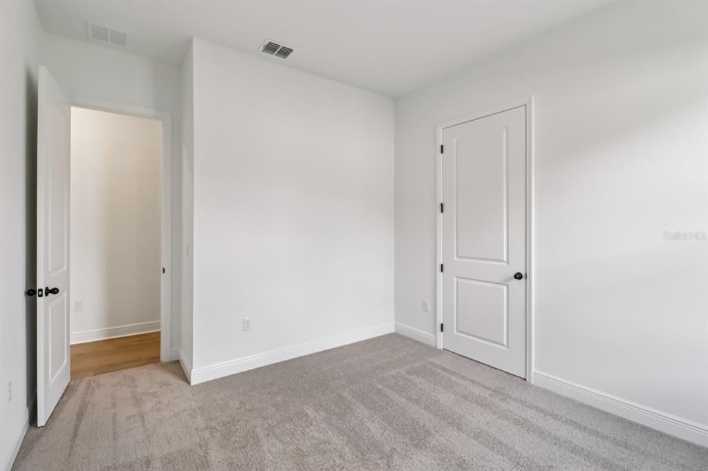 合同活跃: $629,990 (4 贝兹, 2 浴室, 2542 平方英尺)