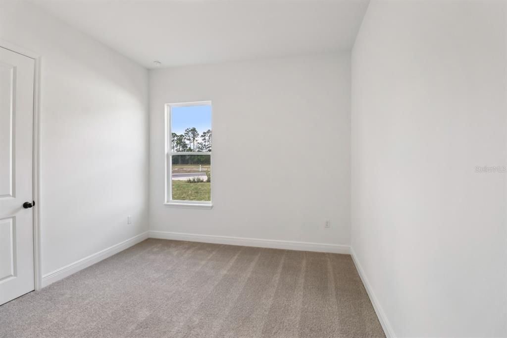 合同活跃: $629,990 (4 贝兹, 2 浴室, 2542 平方英尺)