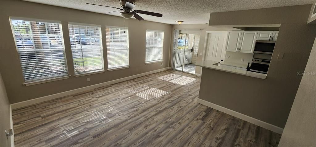 В аренду: $1,750 (2 спален, 2 ванн, 829 Квадратных фут)