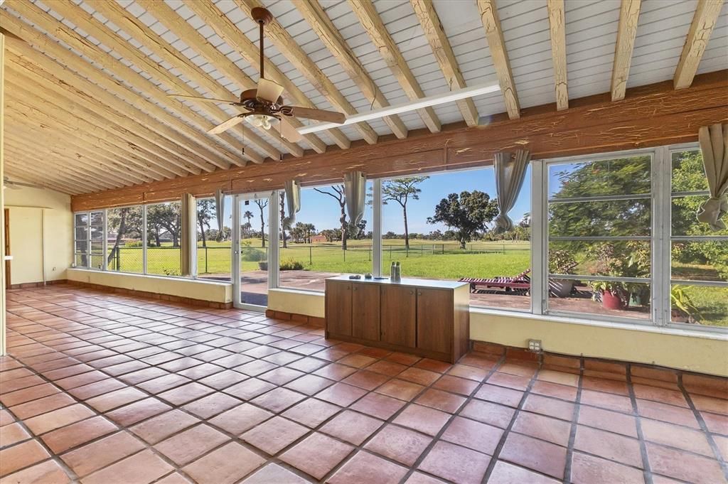 For Sale: $1,050,000 (3 beds, 2 baths, 2096 Square Feet)