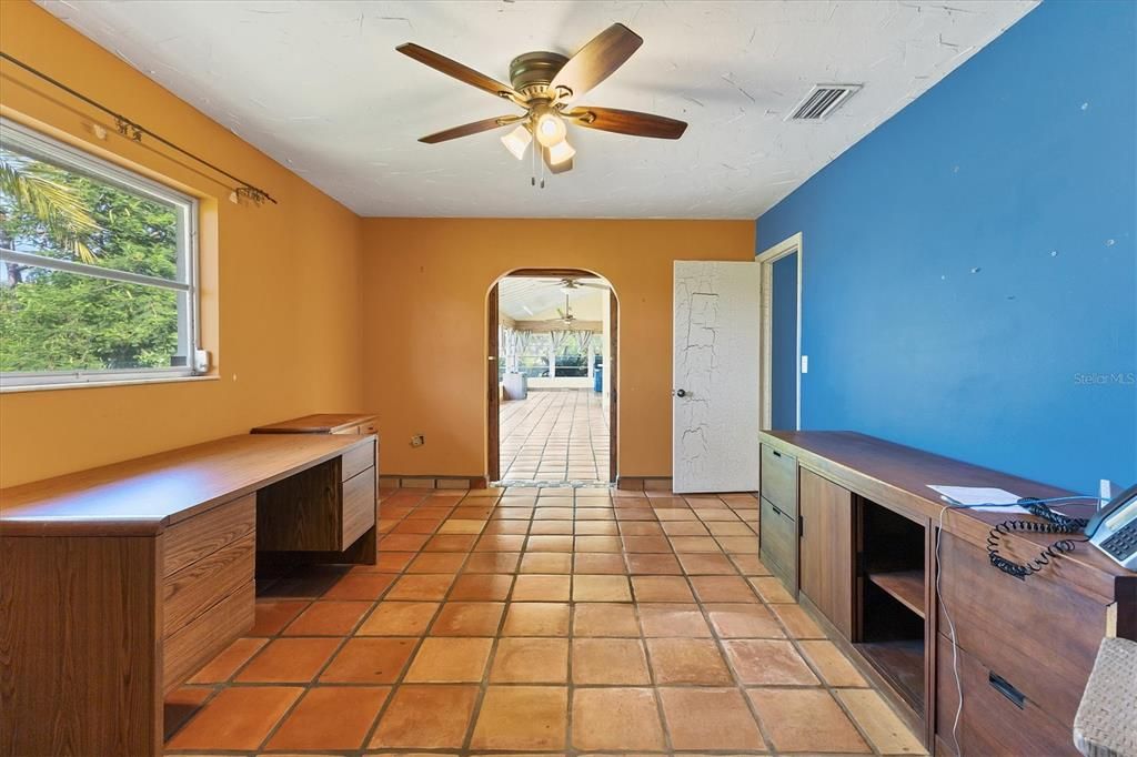 For Sale: $1,050,000 (3 beds, 2 baths, 2096 Square Feet)