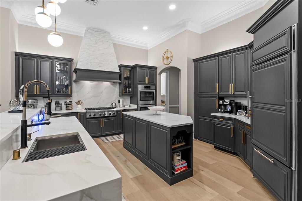 For Sale: $2,290,000 (4 beds, 3 baths, 4440 Square Feet)