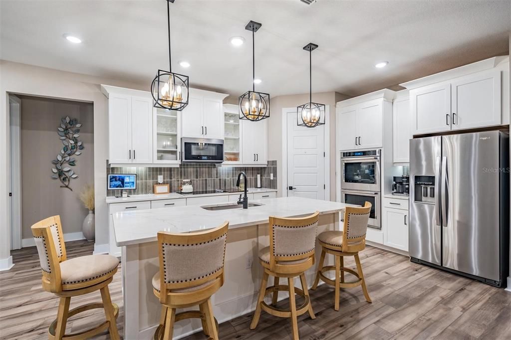 Active With Contract: $749,999 (4 beds, 2 baths, 2162 Square Feet)