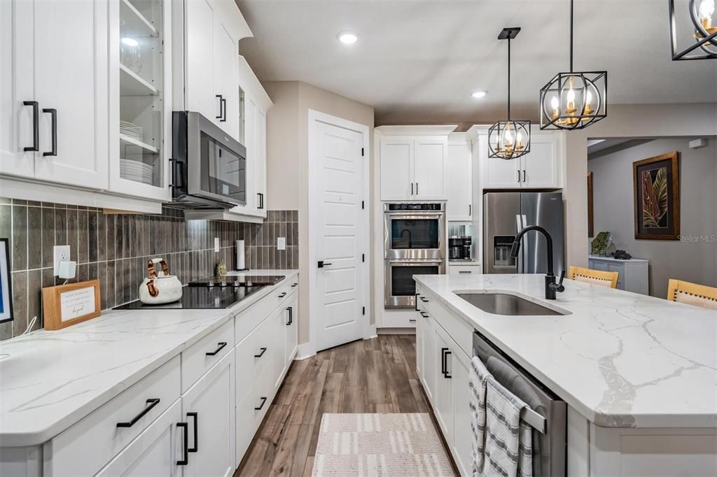 Active With Contract: $749,999 (4 beds, 2 baths, 2162 Square Feet)