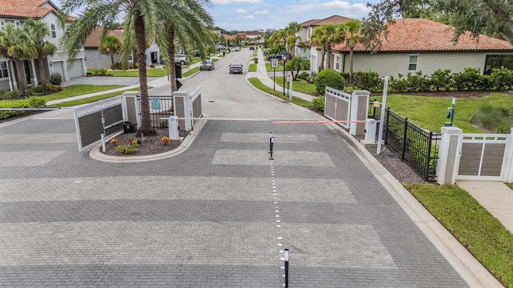 Active With Contract: $749,999 (4 beds, 2 baths, 2162 Square Feet)