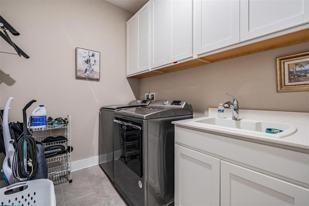 Active With Contract: $749,999 (4 beds, 2 baths, 2162 Square Feet)