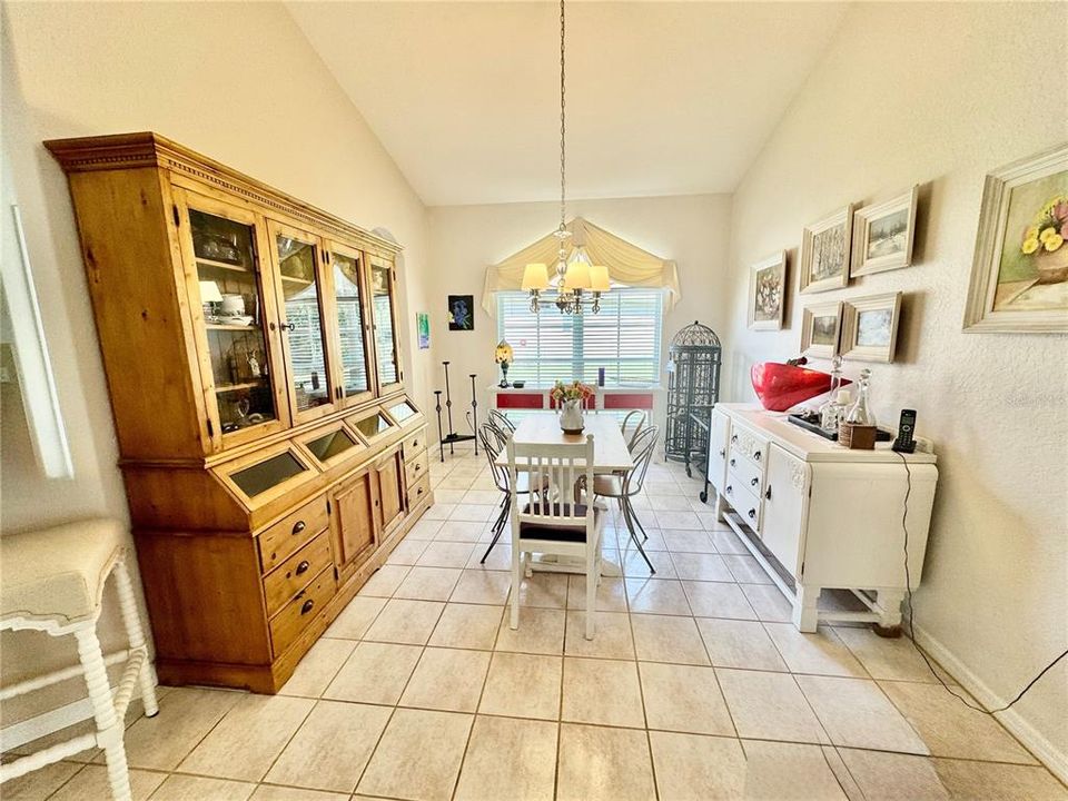 En Venta: $569,000 (3 camas, 2 baños, 1984 Pies cuadrados)