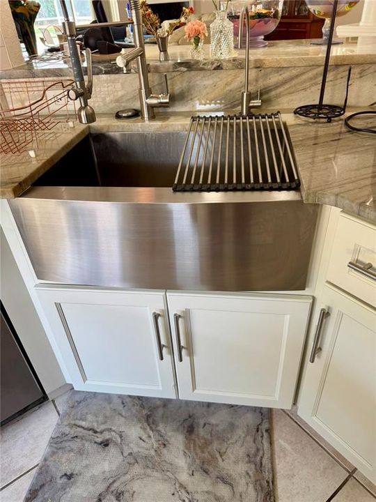 En Venta: $569,000 (3 camas, 2 baños, 1984 Pies cuadrados)