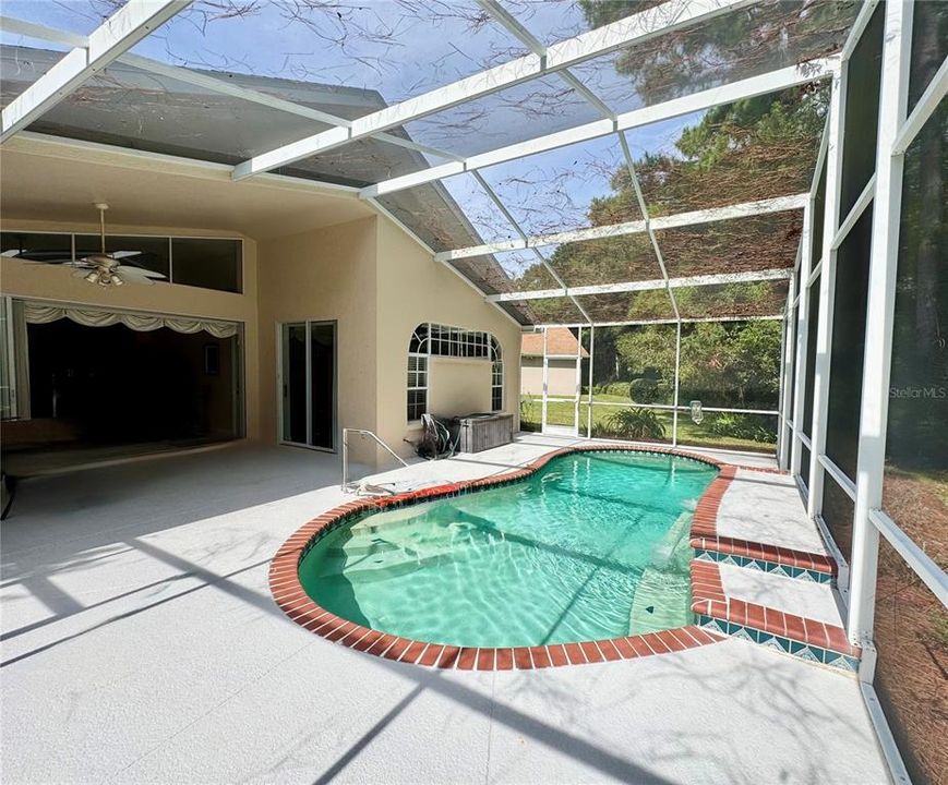 En Venta: $569,000 (3 camas, 2 baños, 1984 Pies cuadrados)