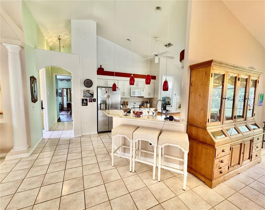 En Venta: $569,000 (3 camas, 2 baños, 1984 Pies cuadrados)