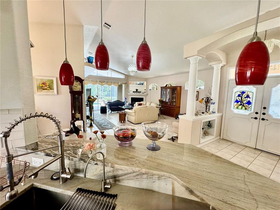 En Venta: $569,000 (3 camas, 2 baños, 1984 Pies cuadrados)