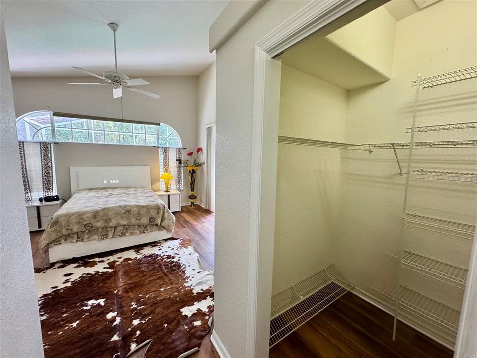 En Venta: $569,000 (3 camas, 2 baños, 1984 Pies cuadrados)