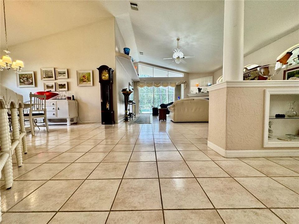 En Venta: $569,000 (3 camas, 2 baños, 1984 Pies cuadrados)