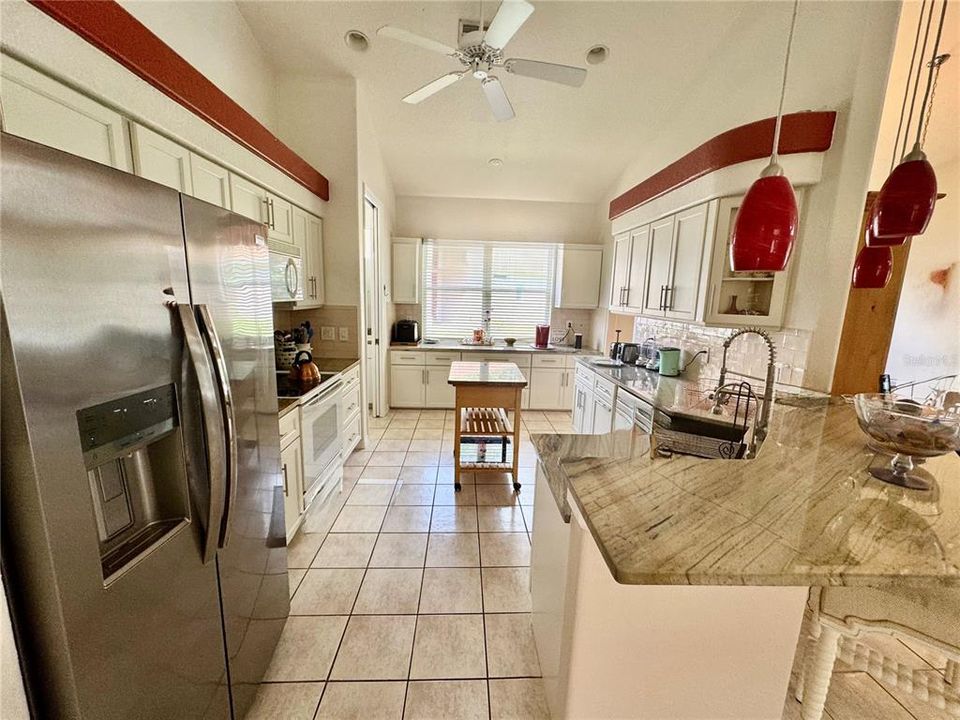 En Venta: $569,000 (3 camas, 2 baños, 1984 Pies cuadrados)