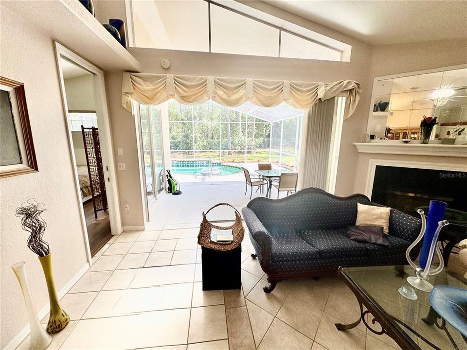 En Venta: $569,000 (3 camas, 2 baños, 1984 Pies cuadrados)