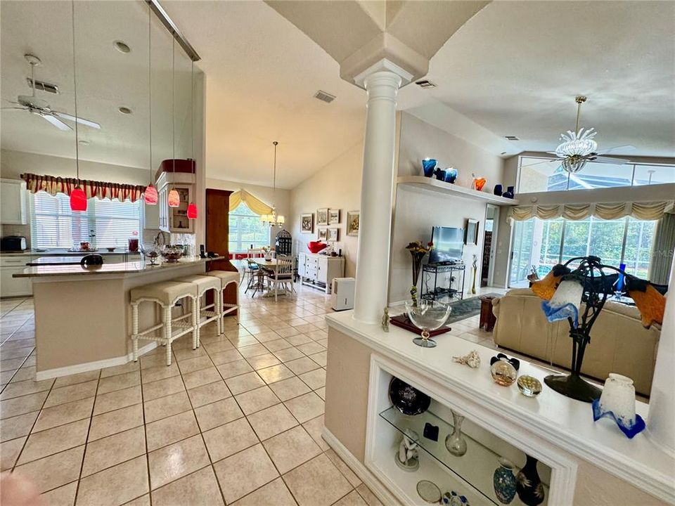 En Venta: $569,000 (3 camas, 2 baños, 1984 Pies cuadrados)