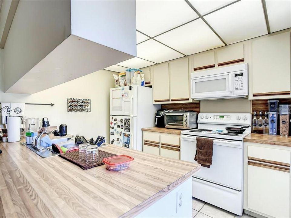 For Sale: $239,000 (2 beds, 2 baths, 1285 Square Feet)