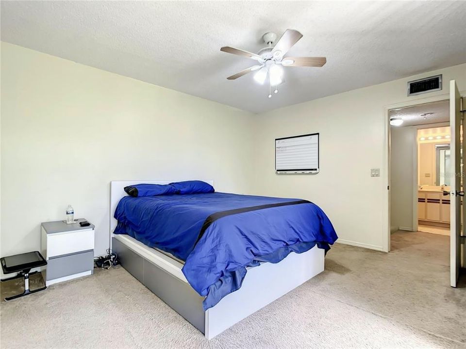 For Sale: $239,000 (2 beds, 2 baths, 1285 Square Feet)