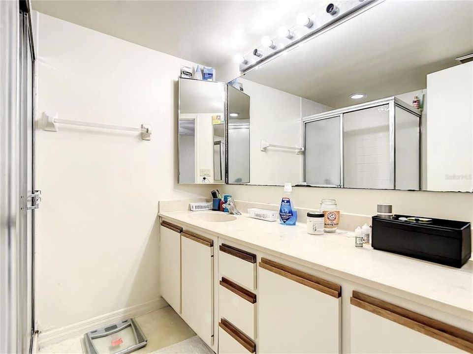 For Sale: $239,000 (2 beds, 2 baths, 1285 Square Feet)