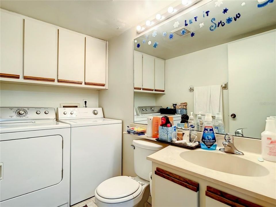 For Sale: $239,000 (2 beds, 2 baths, 1285 Square Feet)