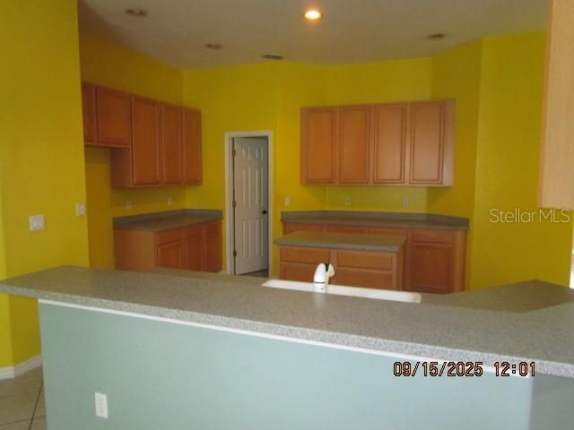 Activo con contrato: $550,000 (5 camas, 4 baños, 3376 Pies cuadrados)