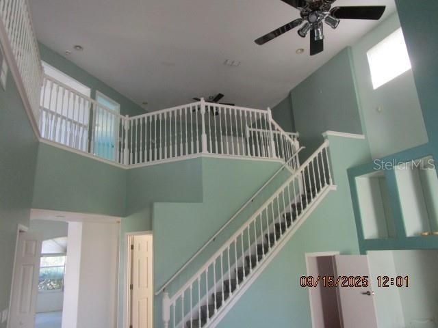 Activo con contrato: $550,000 (5 camas, 4 baños, 3376 Pies cuadrados)