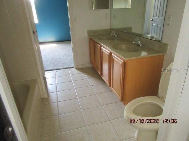 Activo con contrato: $550,000 (5 camas, 4 baños, 3376 Pies cuadrados)