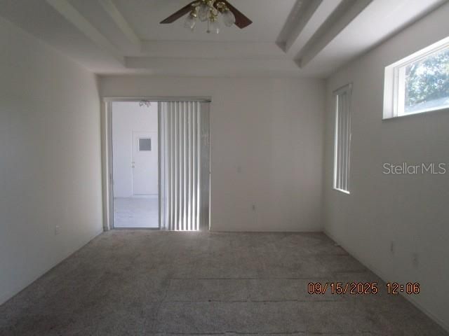 Activo con contrato: $550,000 (5 camas, 4 baños, 3376 Pies cuadrados)