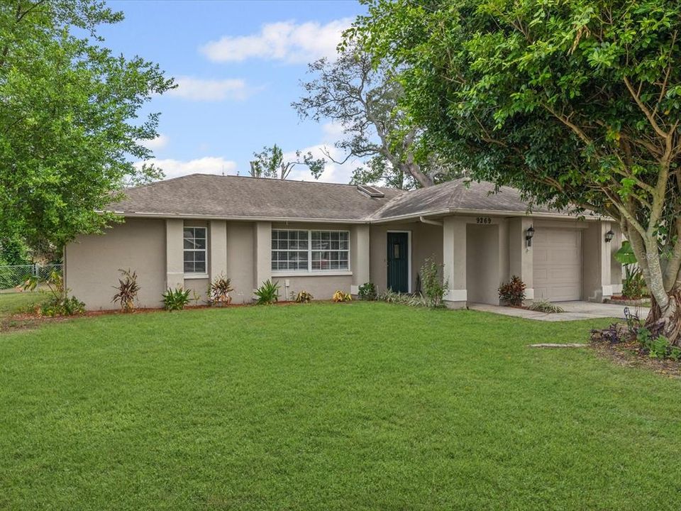 Под контрактом: $229,500 (2 спален, 2 ванн, 1239 Квадратных фут)