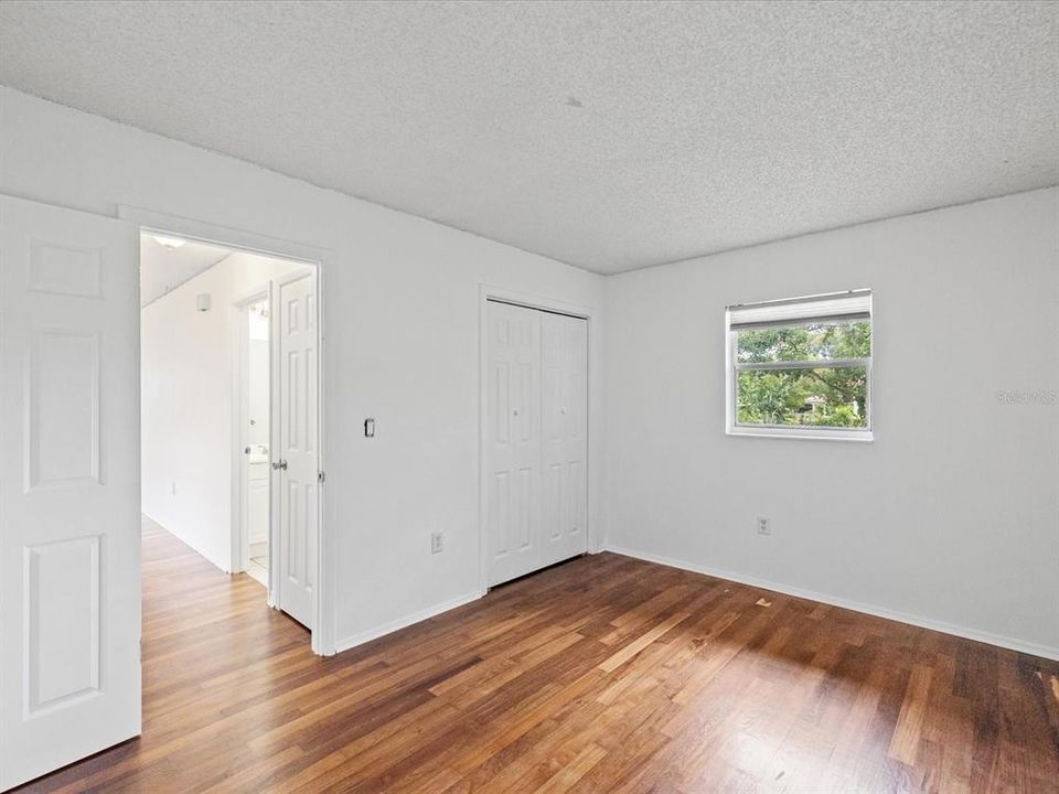 Под контрактом: $229,500 (2 спален, 2 ванн, 1239 Квадратных фут)