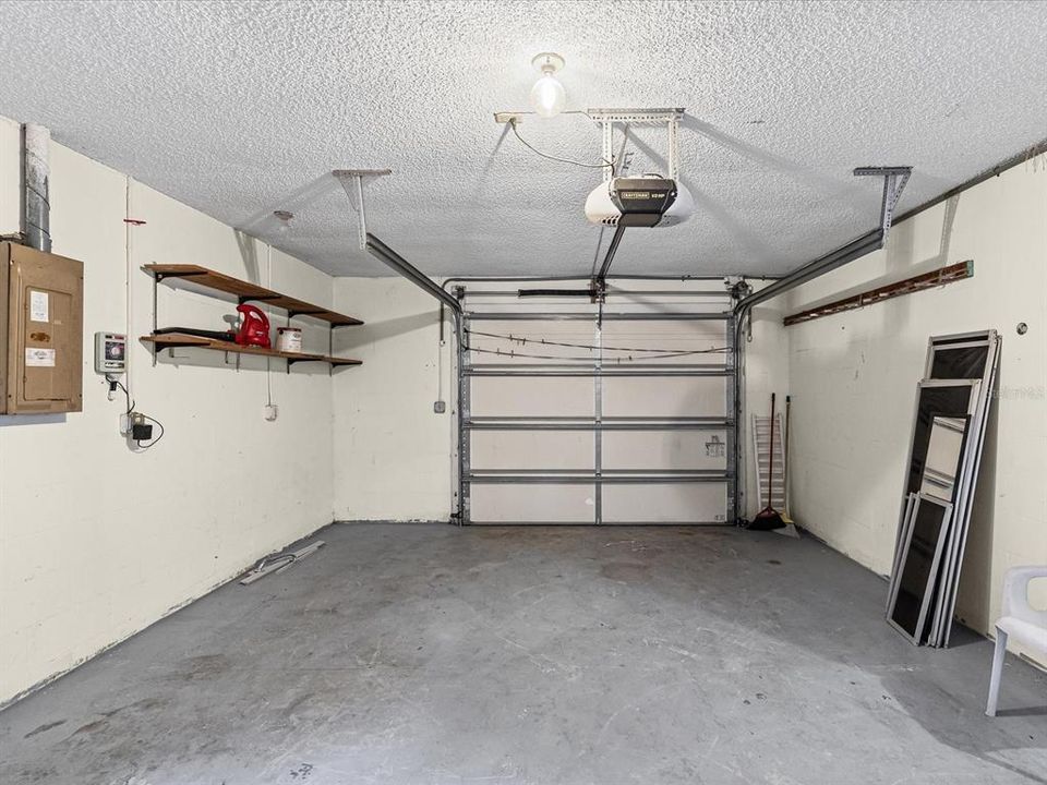 Под контрактом: $229,500 (2 спален, 2 ванн, 1239 Квадратных фут)