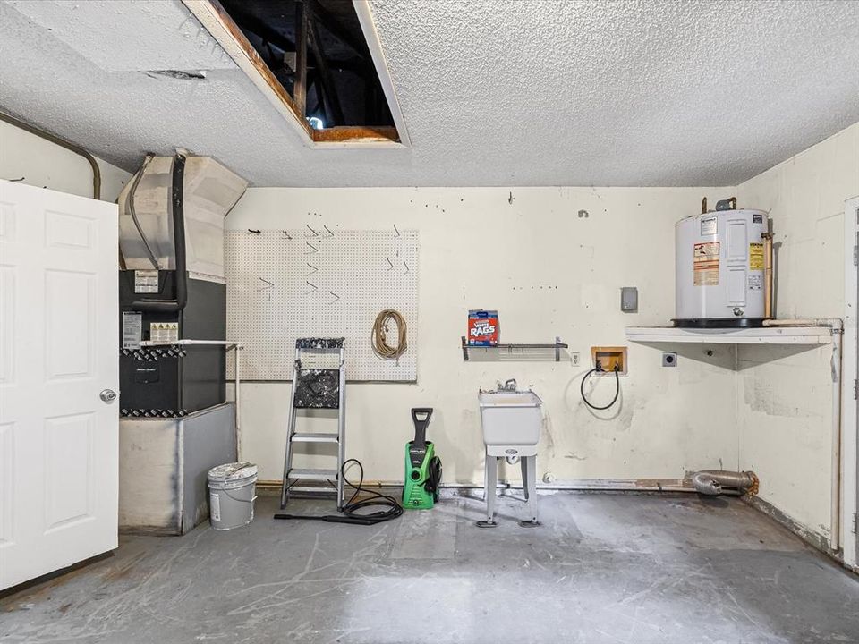 Под контрактом: $229,500 (2 спален, 2 ванн, 1239 Квадратных фут)