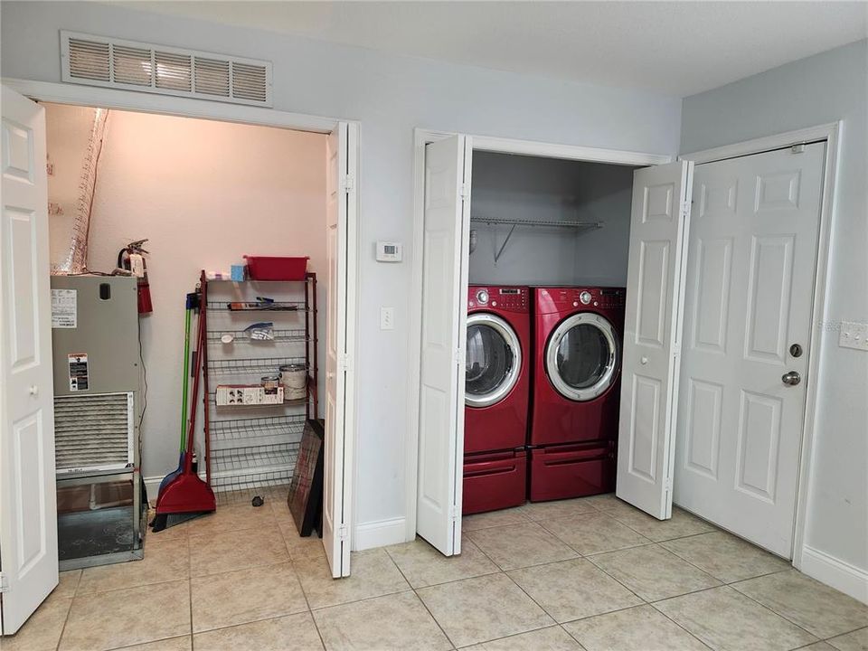 For Sale: $289,900 (3 beds, 2 baths, 1428 Square Feet)