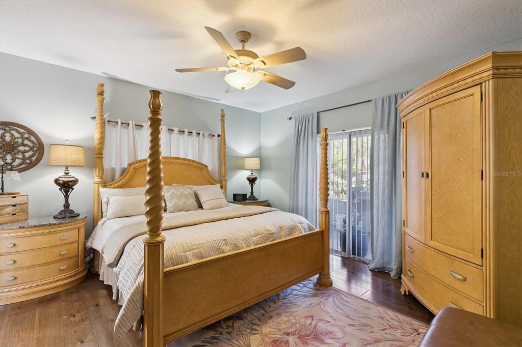 For Sale: $474,999 (3 beds, 3 baths, 2335 Square Feet)