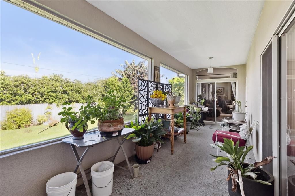 For Sale: $474,999 (3 beds, 3 baths, 2335 Square Feet)