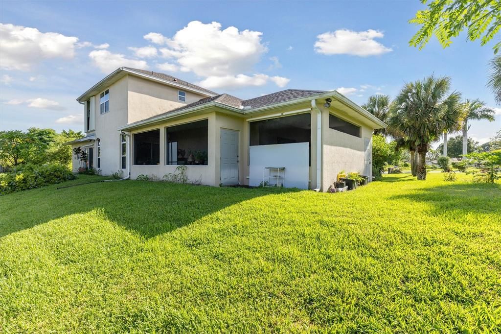 For Sale: $474,999 (3 beds, 3 baths, 2335 Square Feet)