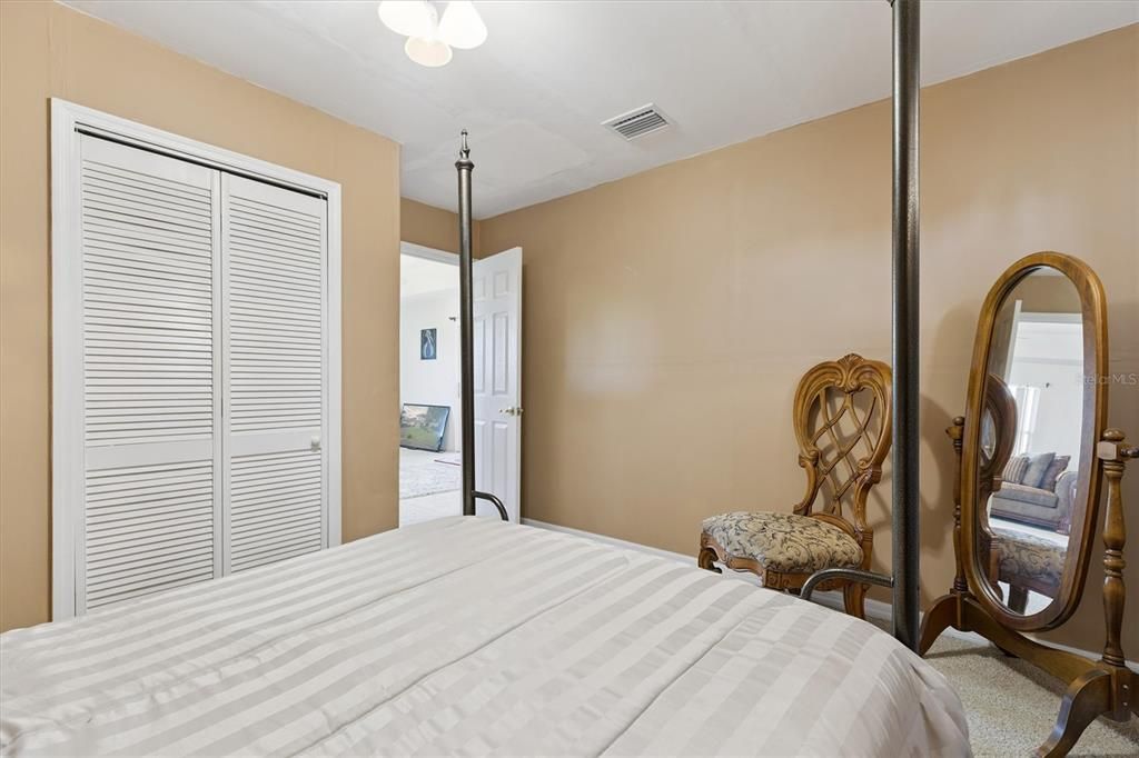 For Sale: $474,999 (3 beds, 3 baths, 2335 Square Feet)