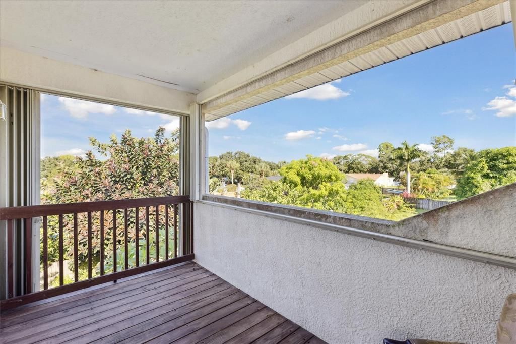 For Sale: $474,999 (3 beds, 3 baths, 2335 Square Feet)