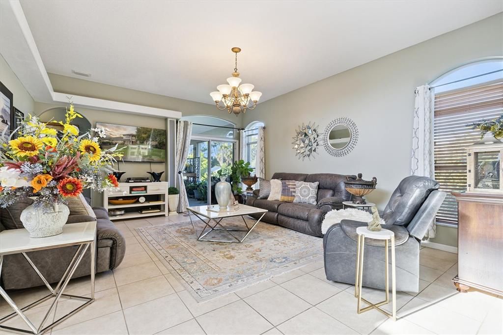 For Sale: $474,999 (3 beds, 3 baths, 2335 Square Feet)