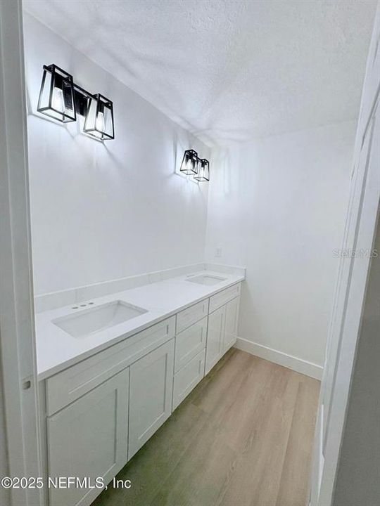 待售: $287,500 (3 贝兹, 2 浴室, 1502 平方英尺)