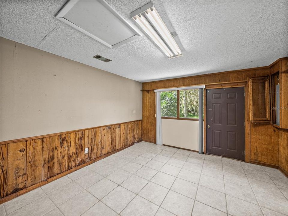 待售: $849,900 (3 贝兹, 2 浴室, 2011 平方英尺)