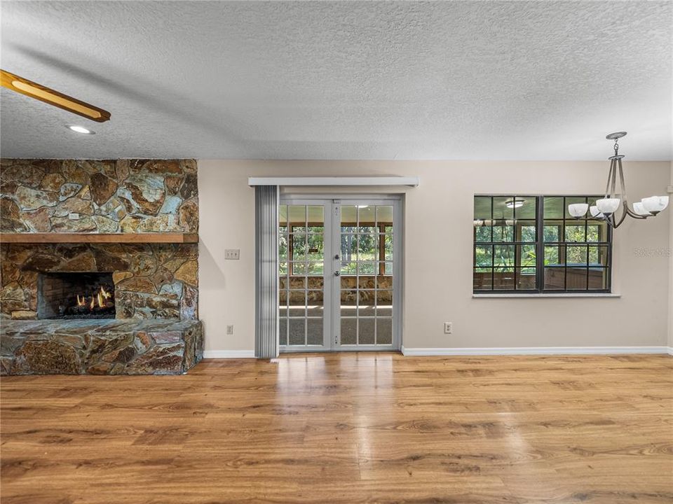 待售: $849,900 (3 贝兹, 2 浴室, 2011 平方英尺)