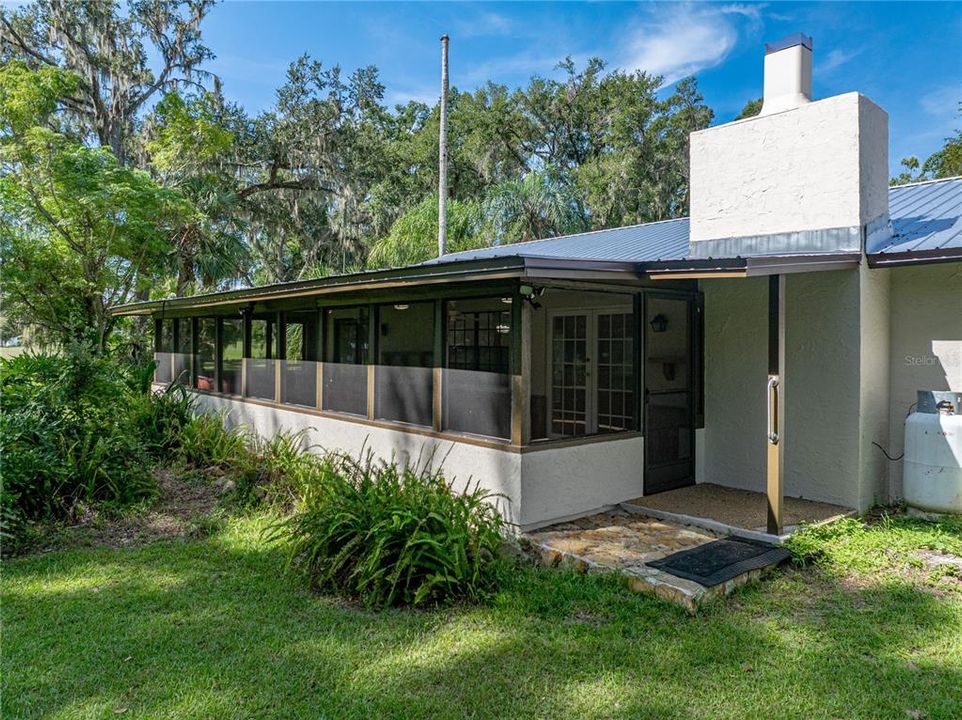 待售: $849,900 (3 贝兹, 2 浴室, 2011 平方英尺)