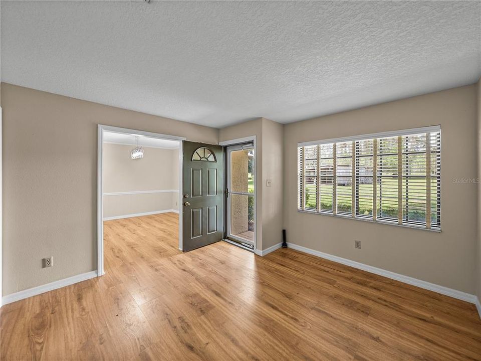 待售: $849,900 (3 贝兹, 2 浴室, 2011 平方英尺)