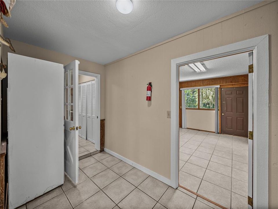 待售: $849,900 (3 贝兹, 2 浴室, 2011 平方英尺)