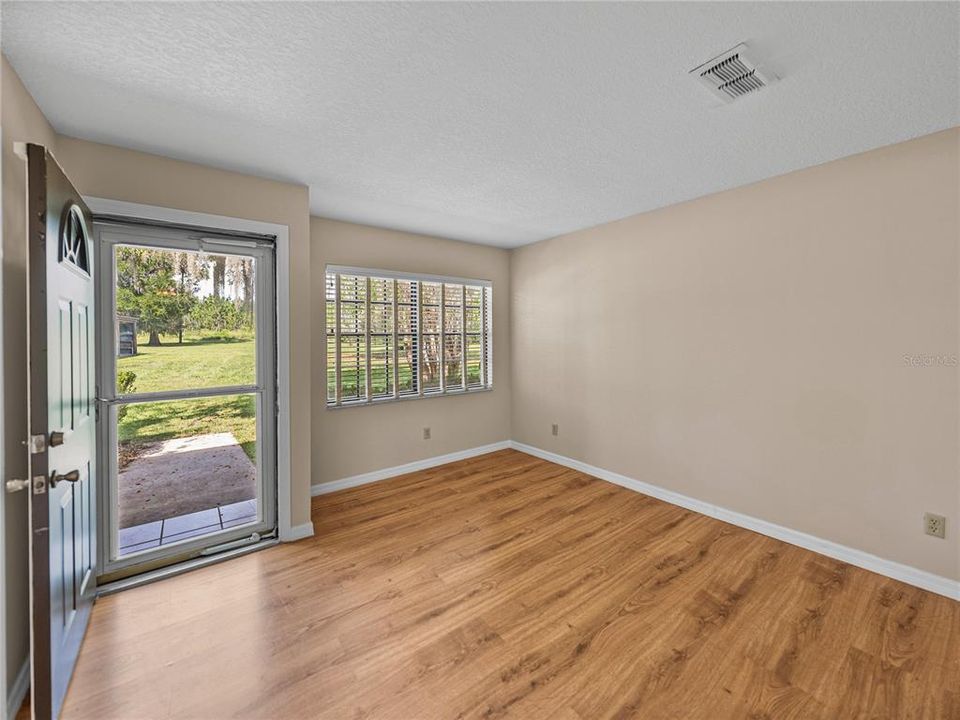 待售: $849,900 (3 贝兹, 2 浴室, 2011 平方英尺)