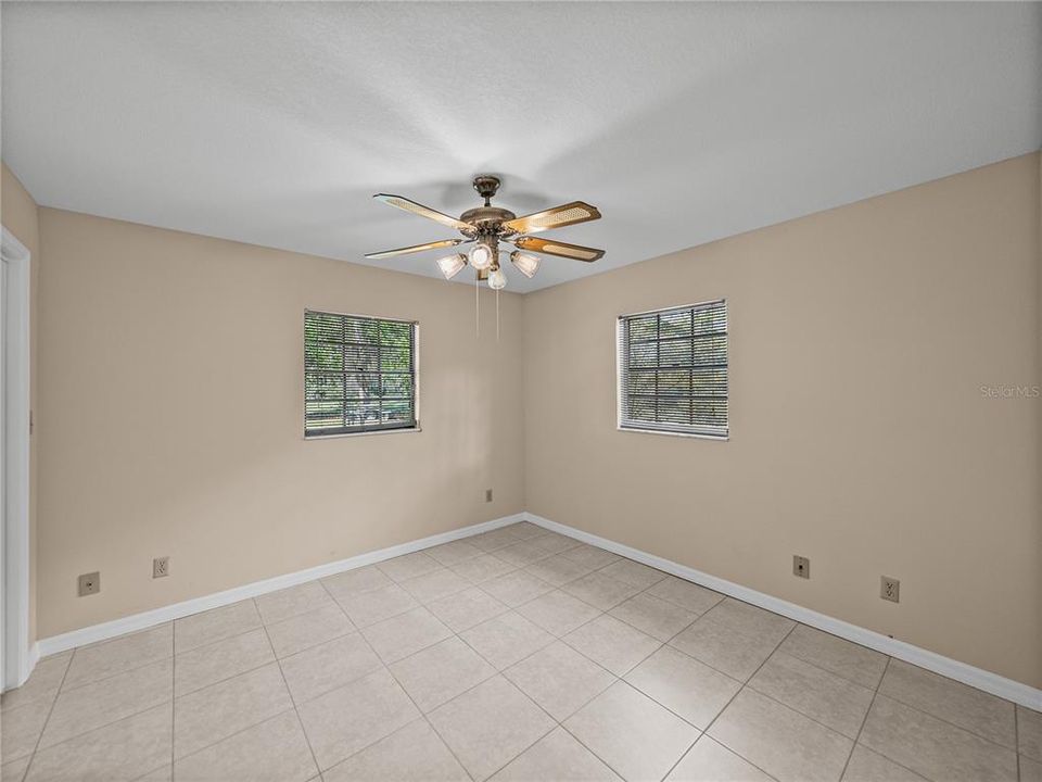 待售: $849,900 (3 贝兹, 2 浴室, 2011 平方英尺)