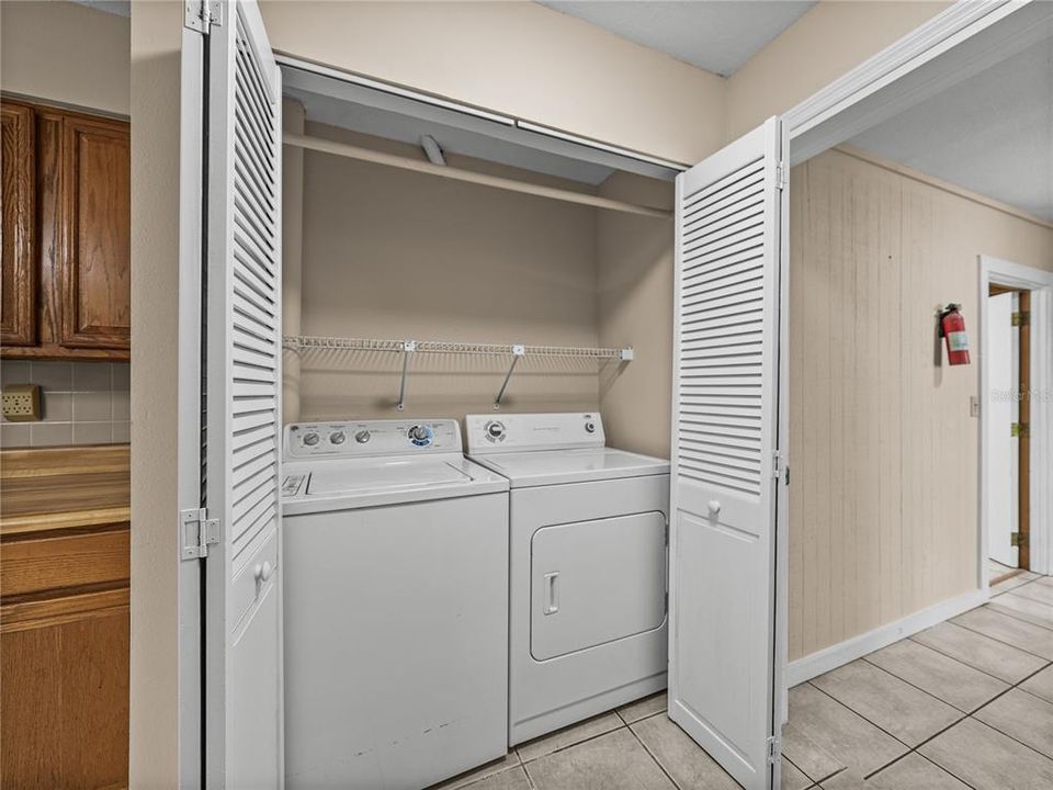 待售: $849,900 (3 贝兹, 2 浴室, 2011 平方英尺)